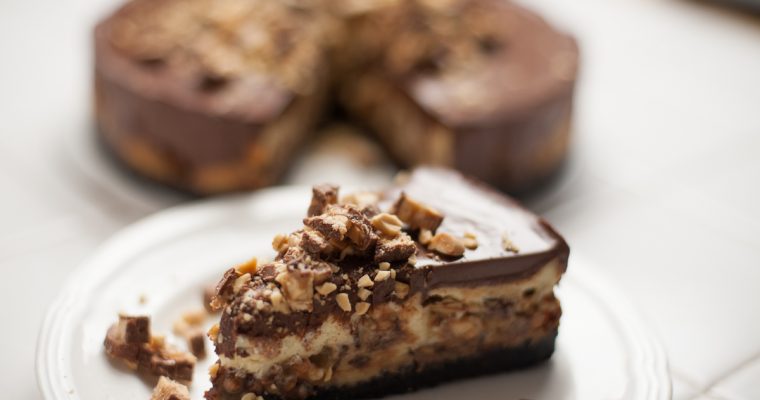 SNICKERS CHEESECAKE