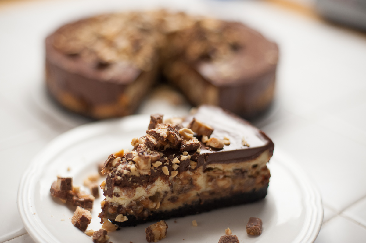 SNICKERS CHEESECAKE